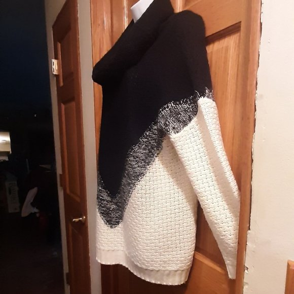 Long knit sweater - Picture 4 of 6